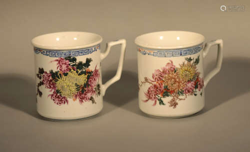 A pair of pastel chrysanthemum cups in the Republic of China