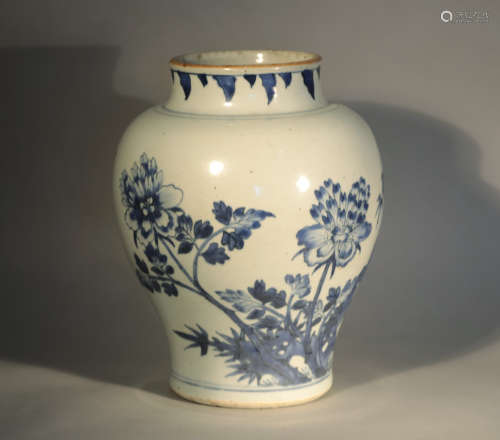 Qingshun treatment blue and white flower lotus seed pot
