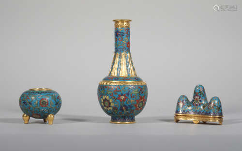 Three treasures of Qianlong silk enamel study in Qing Dynasty