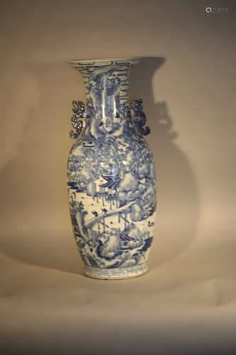 Qing Qianlong blue and white landscape bottle