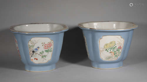 In the late Qing Dynasty, the brocade opened a pair of flower and bird flowerpots.