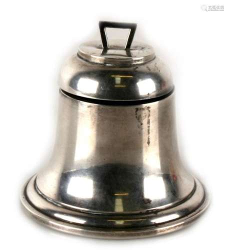 A George V novelty silver inkwell in the form of a bell, Birmingham 1917. 8cm 3.1ins high.