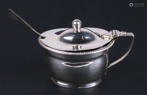 A very large Georgian silver mustard pot, London 1806. 164g of weighable silver.