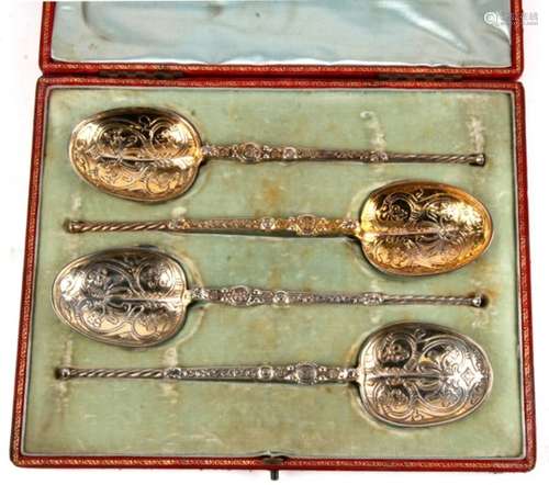 Cased set of four Edward VII London 1902 Elkington Coronation replica anointing spoons. 190gms. 18.