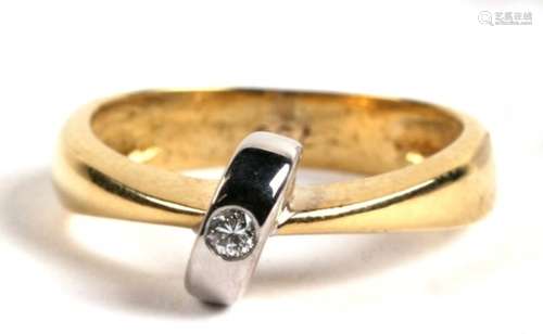 An 18ct two colour gold & diamond designer style ring, 5.4g. Approx. UK size M.