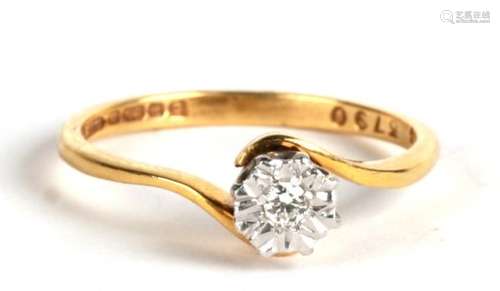 An 18ct gold and diamond solitaire twist effect ring, 2.5g. Approx. UK size O.