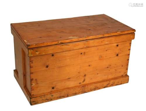 A stripped pine blanket box. 95cm (37.5ins) wide