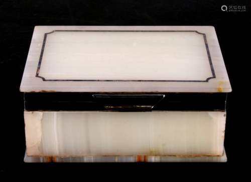 A silver mounted white onyx table top cigarette box, the lid inlaid with lapis lazuli stringing,