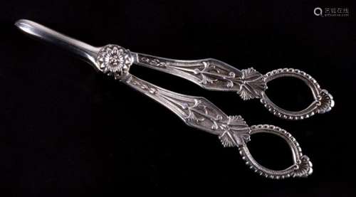 A pair of ornate silver grape scissors, London 1977, 105 g. 17cms (6.75 ins) long.