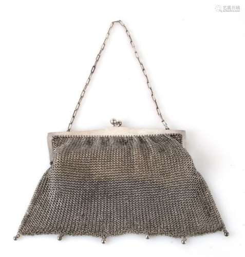 An early 20th century 925 silver chain mesh evening bag.