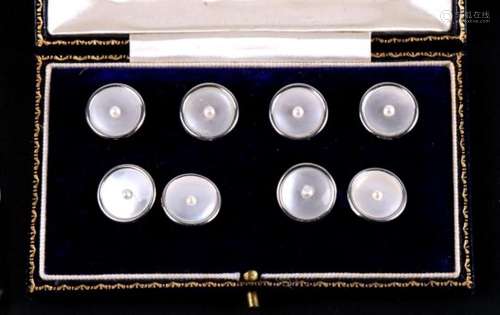 A cased set of 18ct gold cufflinks and four buttons, with mother of pearl fronts set with a