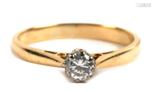 An 18ct gold and 0.25ct diamond solitaire ring, 2.4g. Approx. UK size M