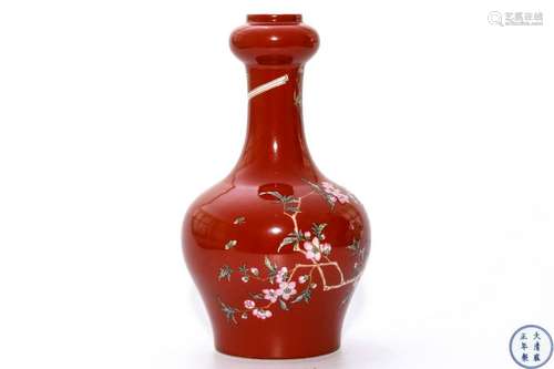 A Falangcai Vase