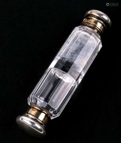 A double ended clear glass silver mounted scent bottle. 12cm (4.75 ins) long