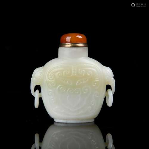 A Carve White Jade Snuff Bottle