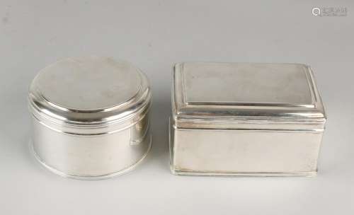 Set silver cake drums, 833/000, a rectangular drum, and