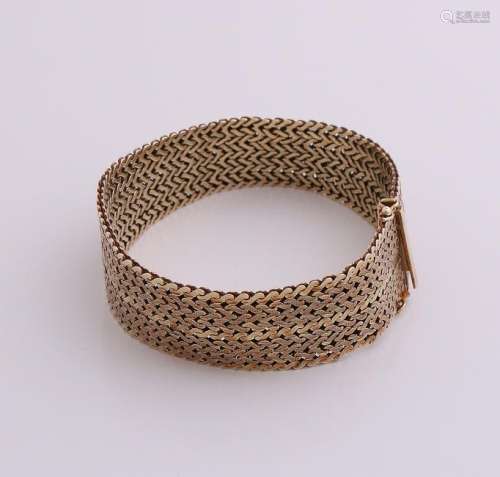 Wide yellow gold bracelet, 585/000, braided, partly