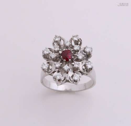 Beautiful gold ring, 585/000, with diamond and ruby.