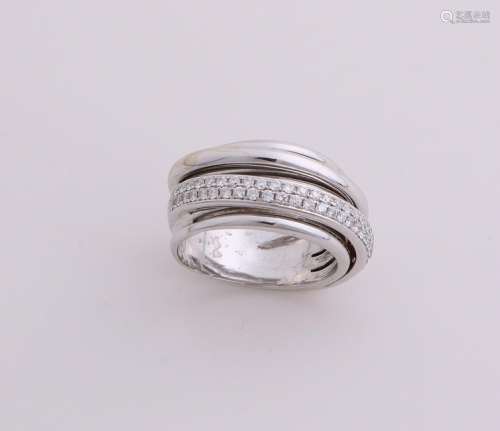 Wide white gold ring, 750/000, with diamond. Wide ring