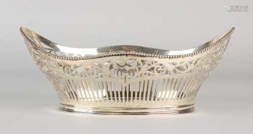 Silver scale, 833/000, oval sawed model with bars and