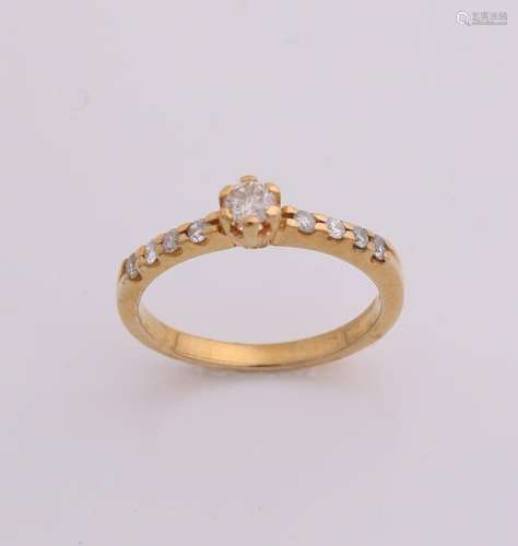 Yellow gold ring, 585/000, with diamond. Ring with a