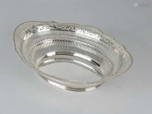 Beautifully capital oval 835/000 silver bread basket