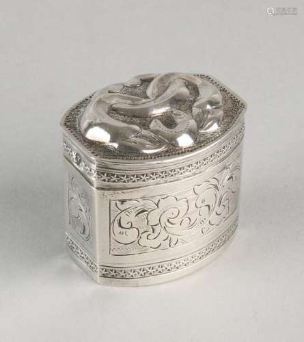 Antique silver 835/000 loderein box with beautiful