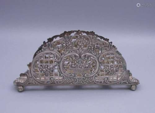 SERVIETTENSTÄNDER / silver napkin holder, 20. Jh., 800er Silber (79 g). Geschweifte und