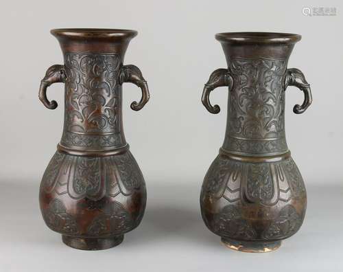 Two great ancient Chinese bronze vases with elephant