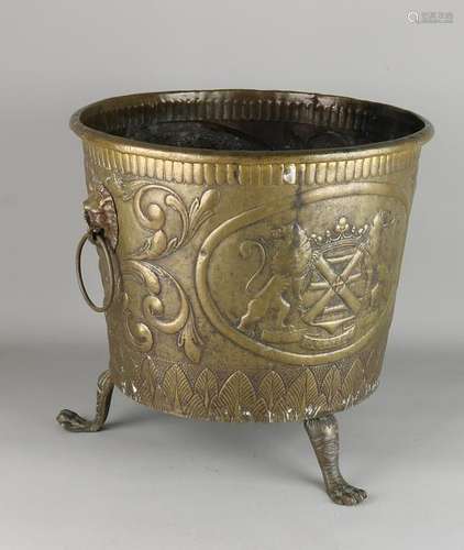 Large antique copper planter beaten with the weapon of