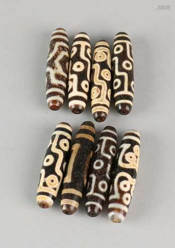 Eight old / antique Chinese porcelain beads. Size: ø