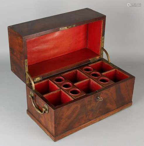 Early 19th century Dutch mahogany liquor box with