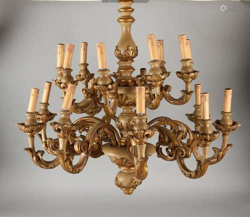 Great Italian gilt wood chandelier. 18-Light. 20th