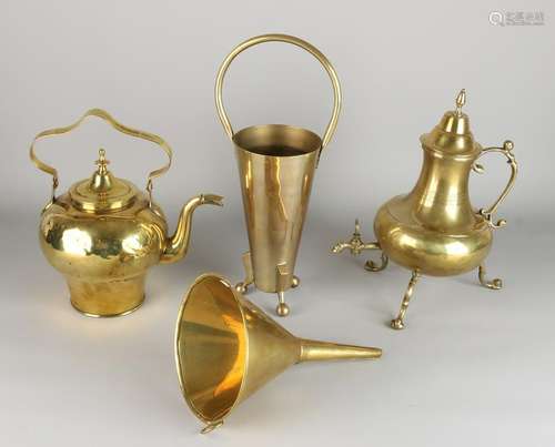 Four parts antique brass. Consisting of: Two boilers,