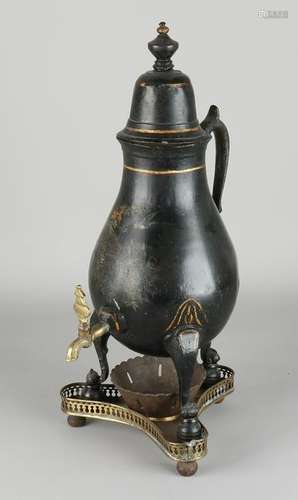 18th Century painted pewter urn. Size: H 44 cm. In good