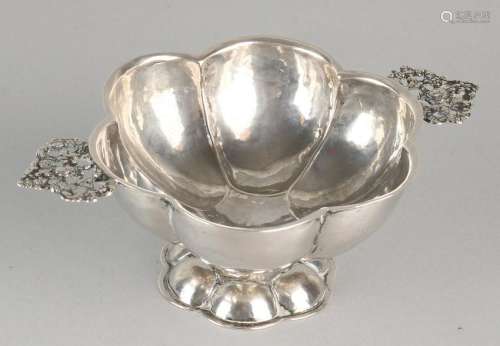 Brandewijnkom silver, 833/000, round lobed pattern with