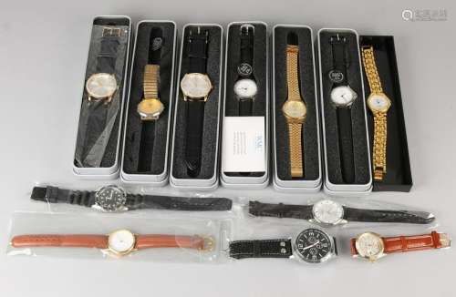 Large lot with 13 different watches include double