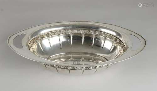 Beautiful oval silver platter, 800/000, with serrated