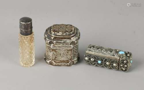 Lot with silver, with a loderein box, 833/000,