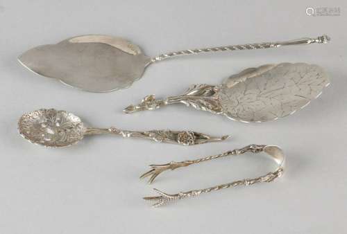 Lot silver with 2 petit four spoonfuls of sugar tongs