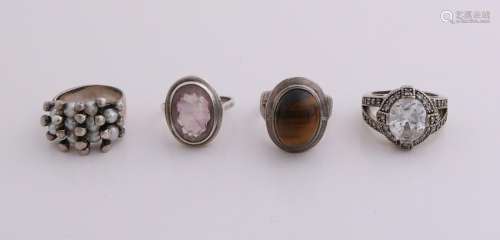 Lot 4 silver rings with pearls, tiger eye, amethyst and