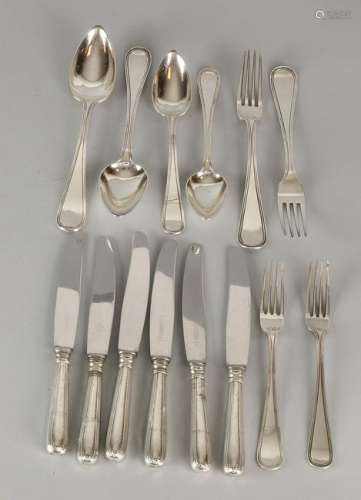 Fourteen cutlery with silver, with four spoons and four