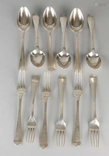 Lot 6 with silver spoons and forks 6, 925/000, model
