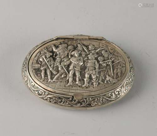 Silver box, 833/000, oval model with bidder ant