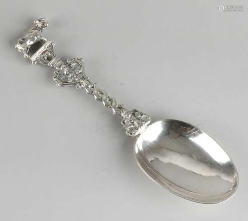 Silver spoon, 1792, with an oval-shaped tray and a