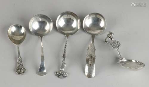Five silver spoons, 833/000, 3-cream spoons with a