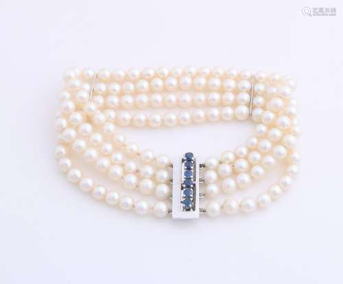 Bracelet with four rows of cultivated pearls, ø 5.5 mm,