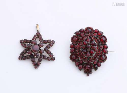 Brooch and pendant with garnet, silver plated pendant