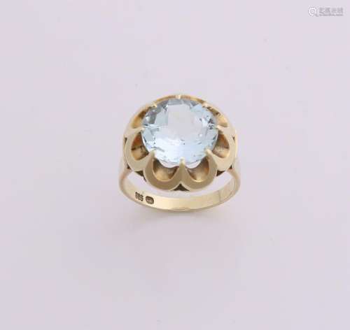 Yellow gold ring, 585/000, with aquamarine. Ring with a