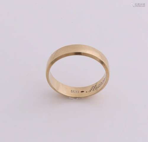 Yellow gold wedding ring, 585/000, flat model with a